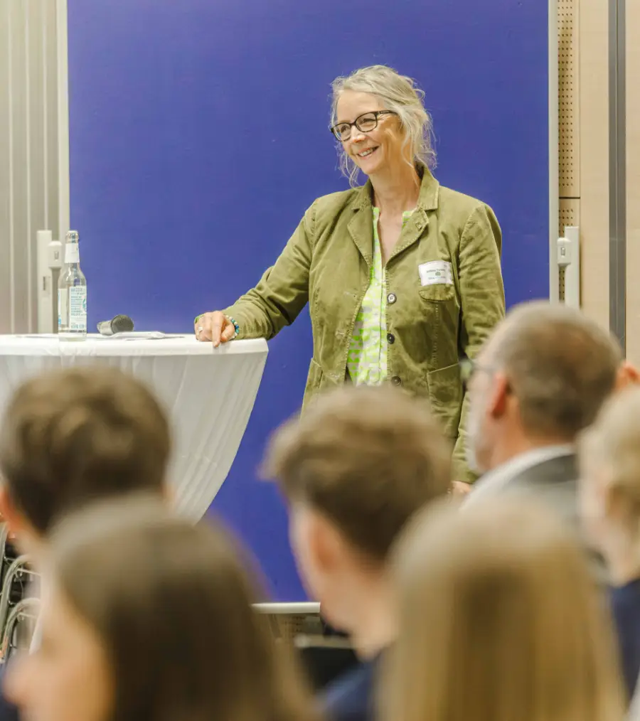 Sabine Petersen moderiert